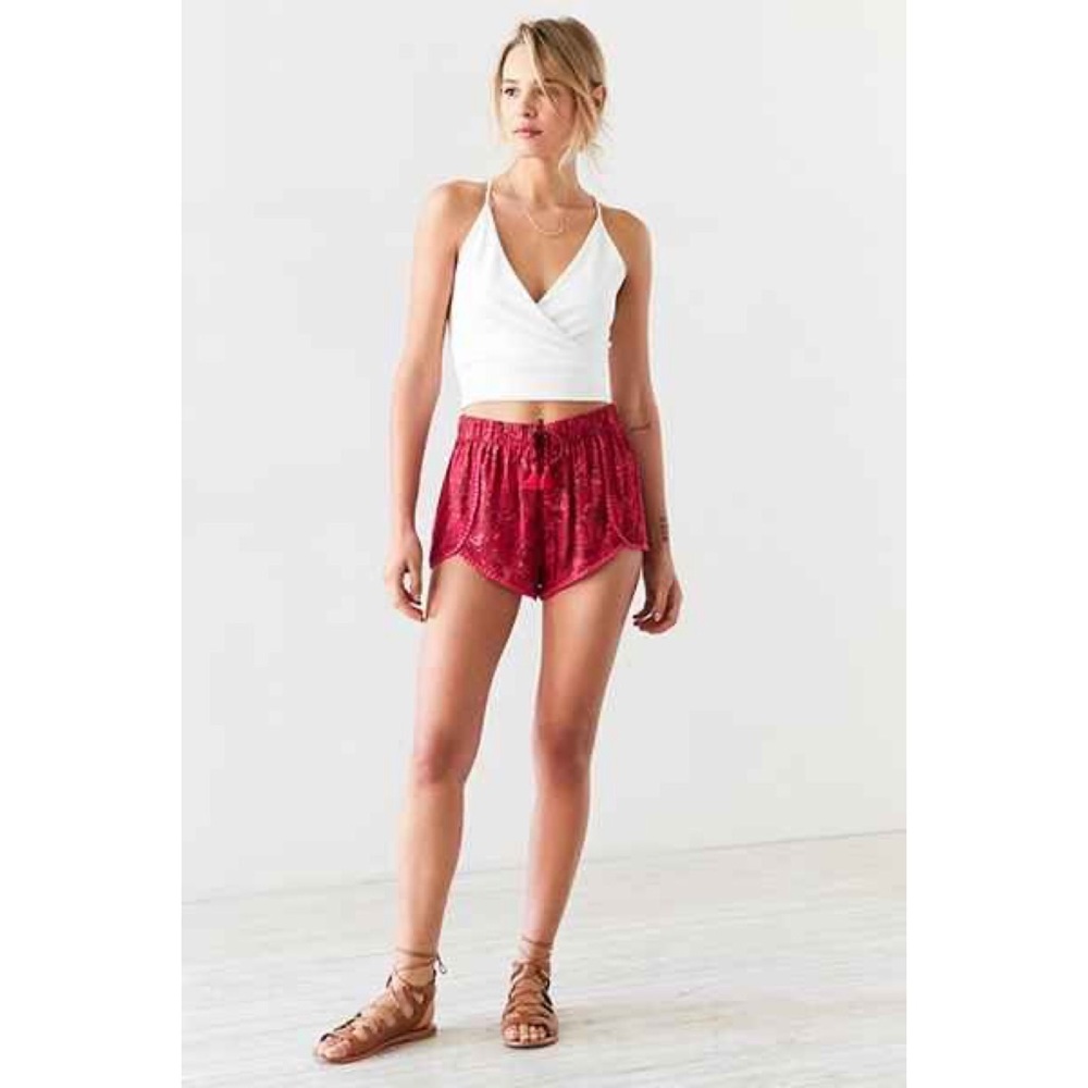 UO Ecote Dylan Floral Print Dolphin Shorts